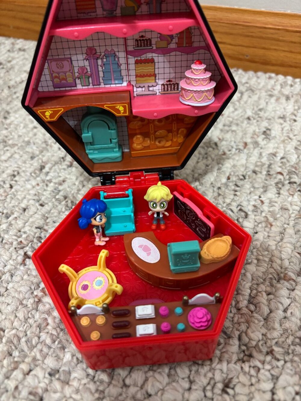 Miraculous Tales of Ladybug and Cat Noir Polly Pocket